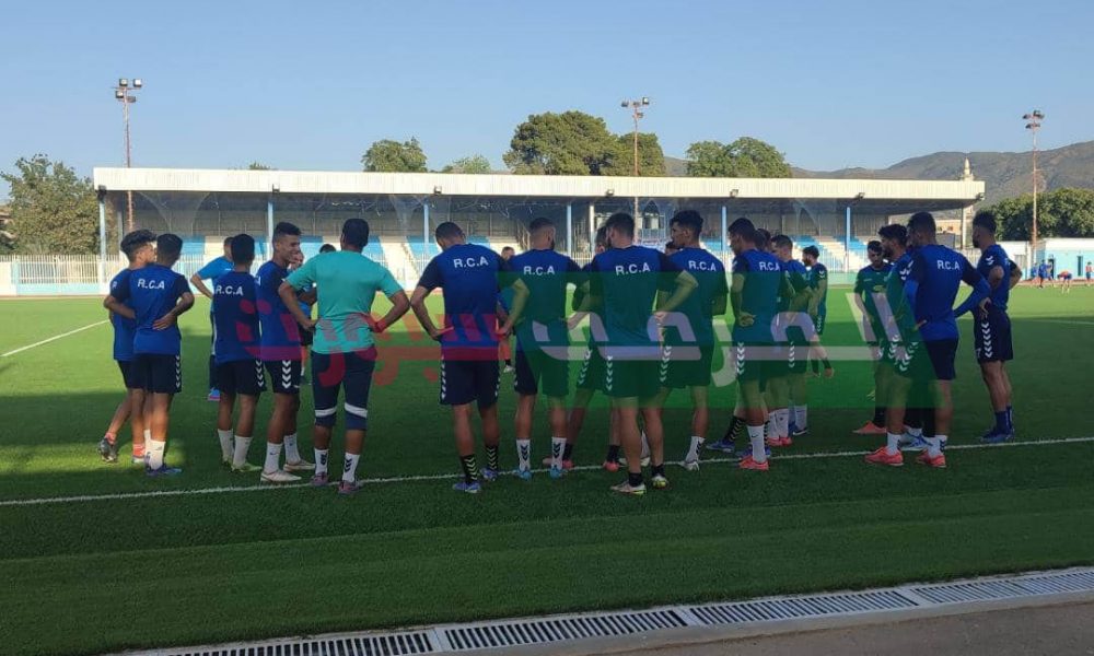 أمل الأربعاء يستأنف التدريبات